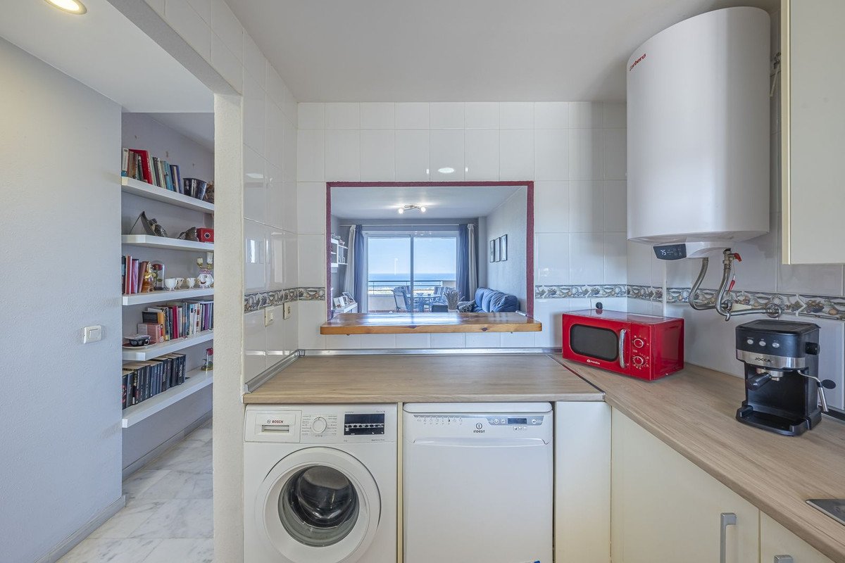 3 Bed Middle Floor Apartment in Casares Playa