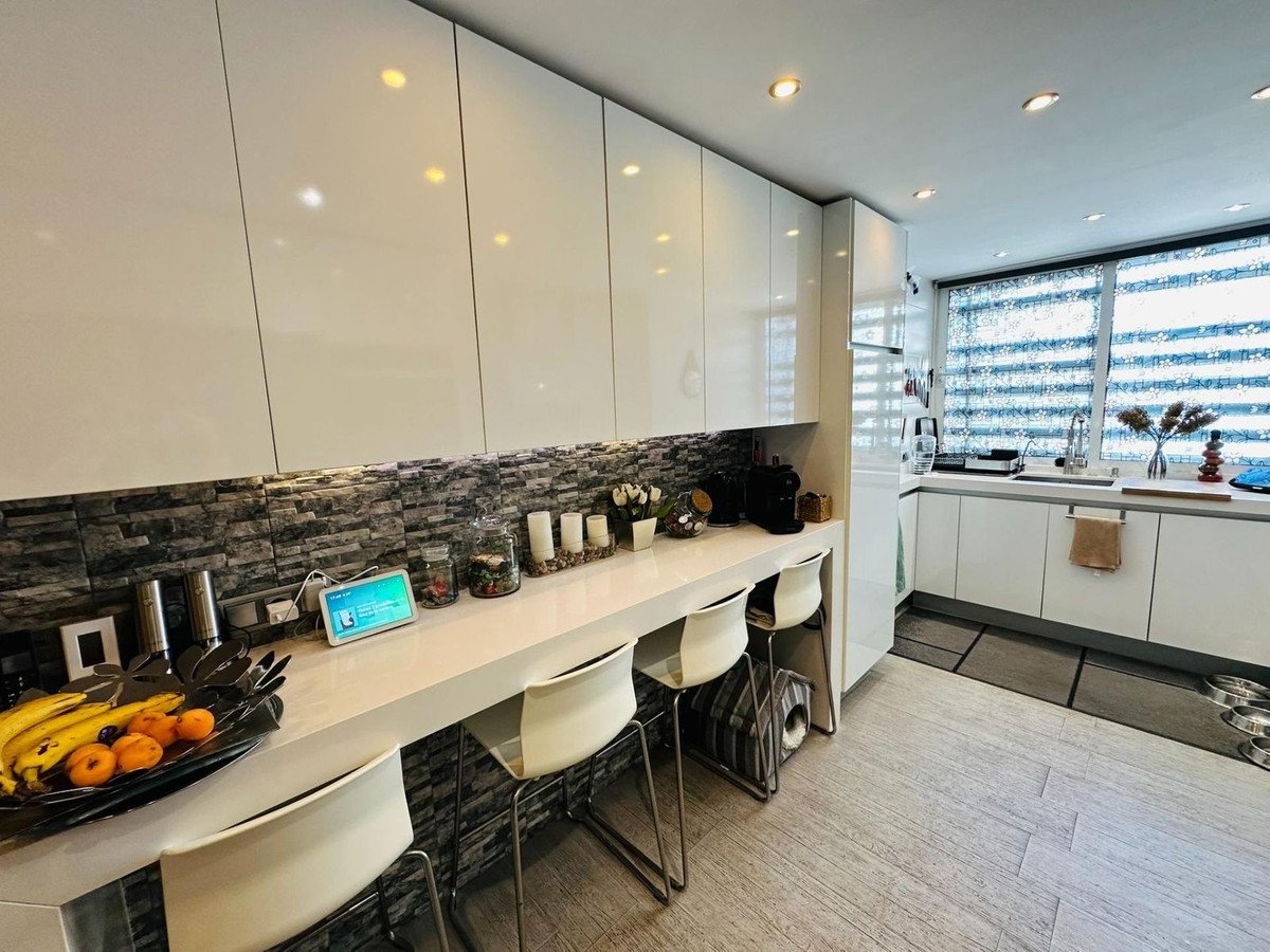 3 Bed Middle Floor Apartment in Fuengirola