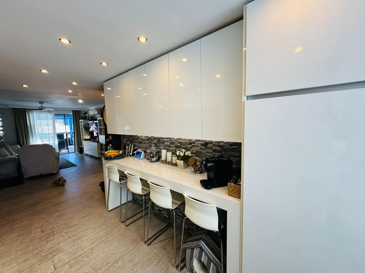 3 Bed Middle Floor Apartment in Fuengirola
