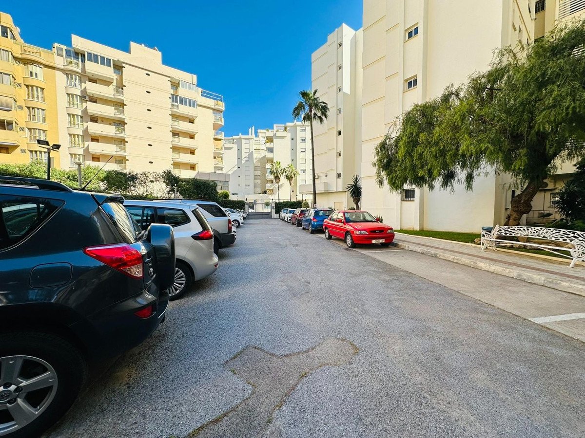 3 Bed Middle Floor Apartment in Fuengirola