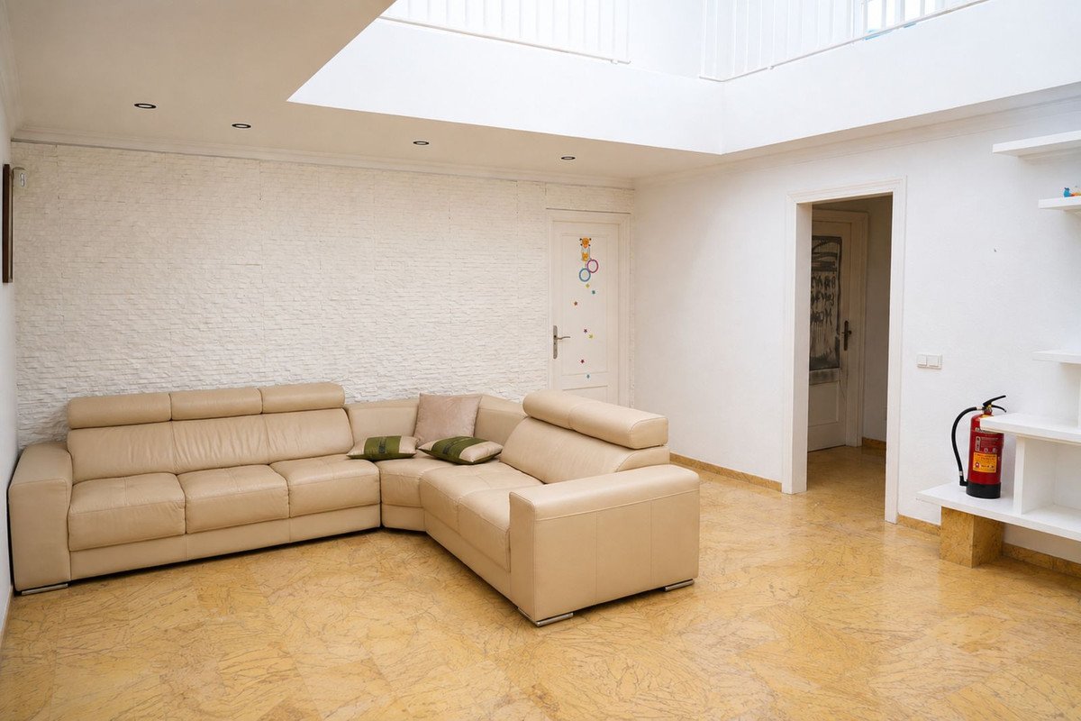 5 Bed Detached Villa in Marbella