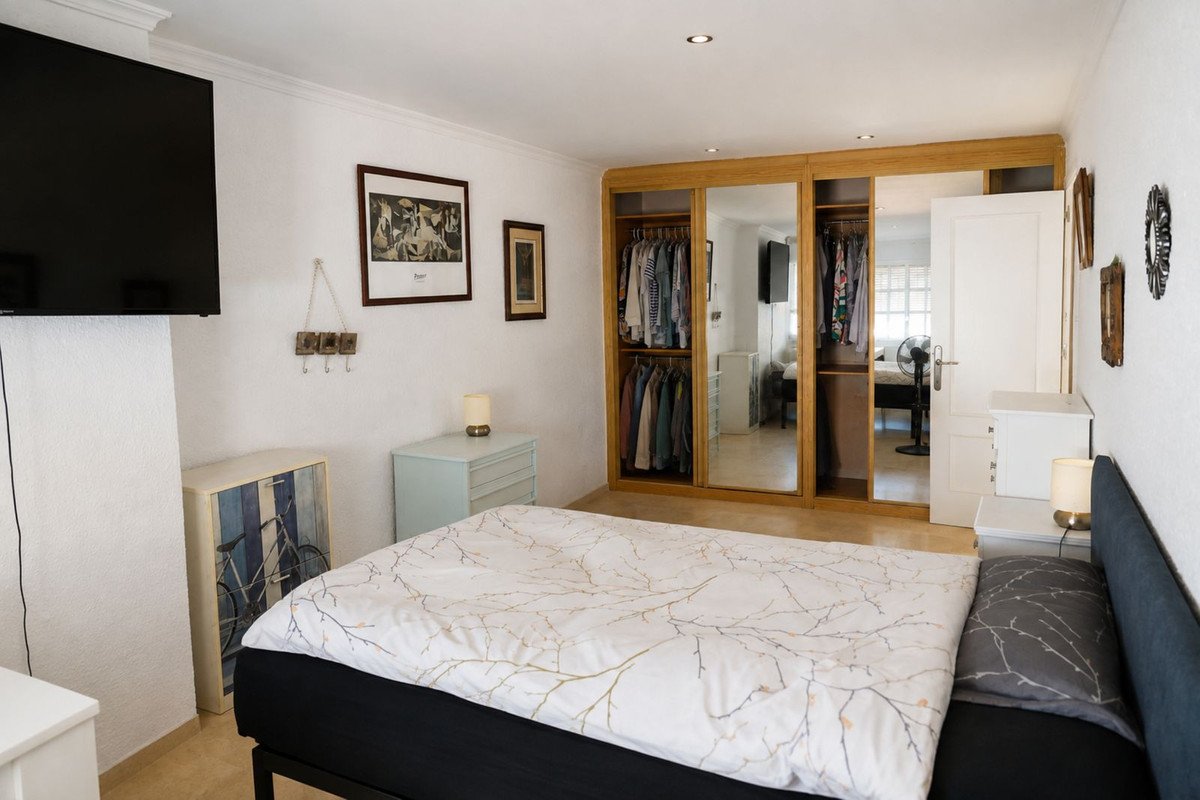 5 Bed Detached Villa in Marbella