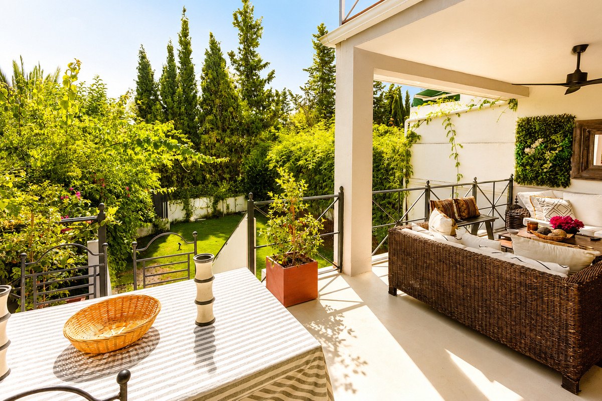 6 Bed Townhouse in Guadalmina Alta