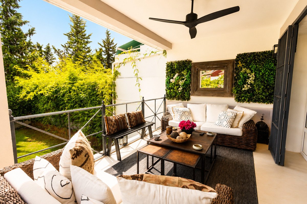 6 Bed Townhouse in Guadalmina Alta