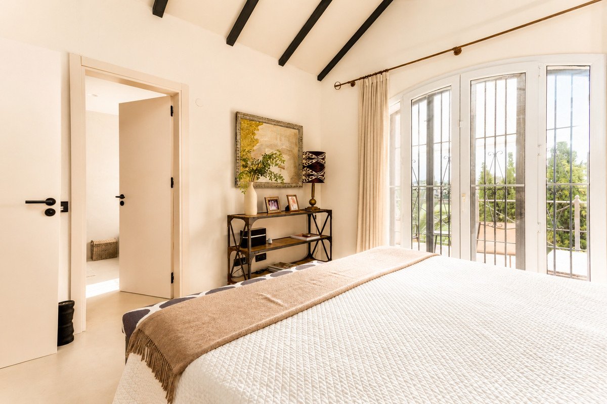 6 Bed Townhouse in Guadalmina Alta