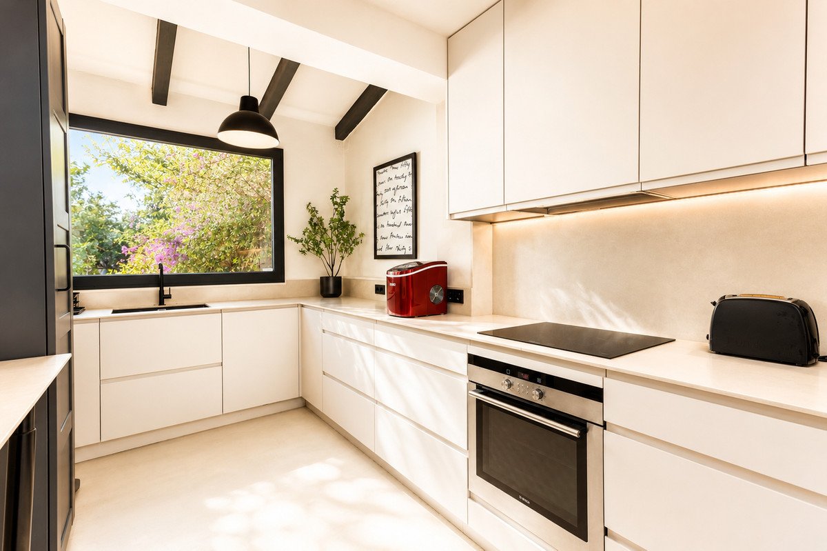 6 Bed Townhouse in Guadalmina Alta