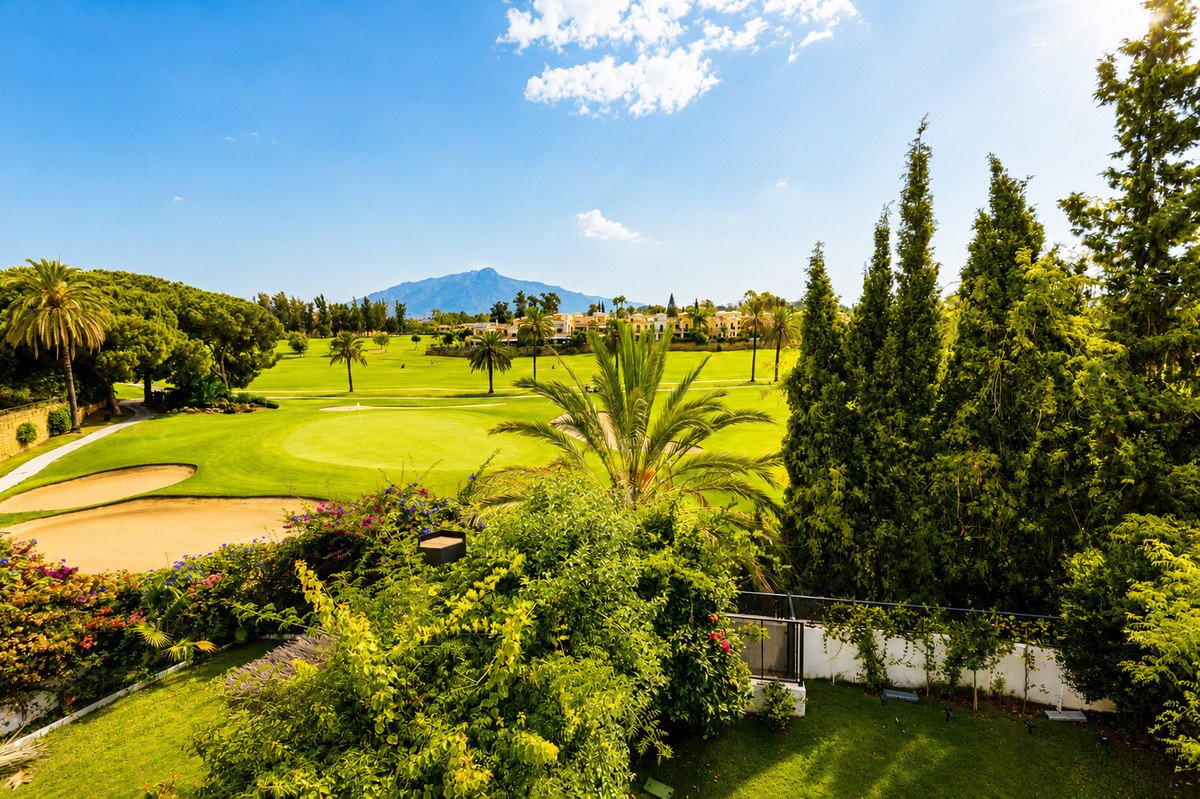 6 Bed Townhouse in Guadalmina Alta