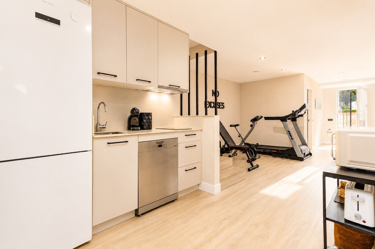 6 Bed Townhouse in Guadalmina Alta