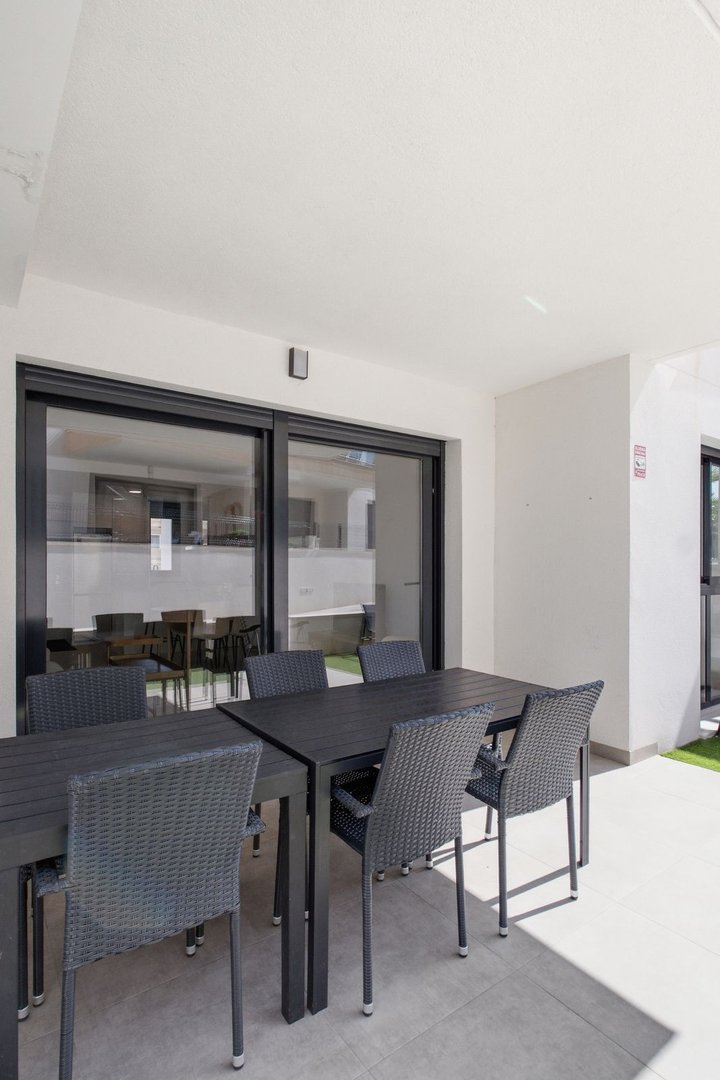 2 Bed Ground Floor Apartment in Villamartin