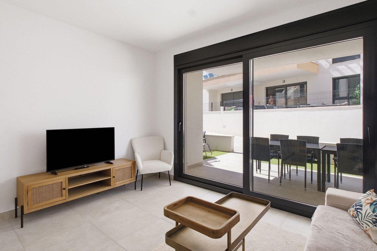 2 Bed Ground Floor Apartment in Villamartin