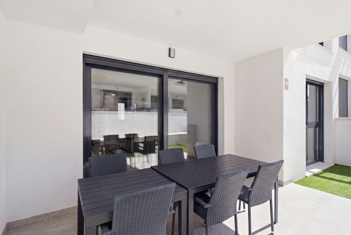 2 Bed Ground Floor Apartment in Villamartin