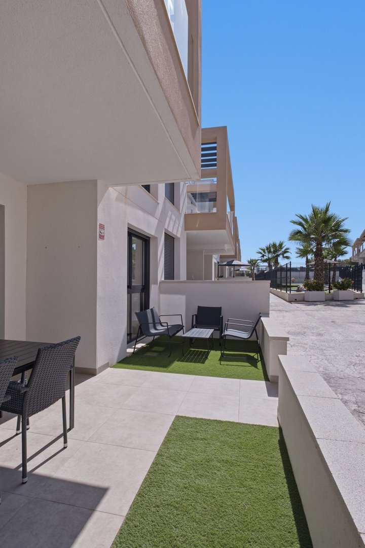 2 Bed Ground Floor Apartment in Villamartin