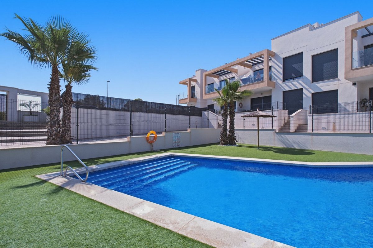2 Bed Ground Floor Apartment in Villamartin