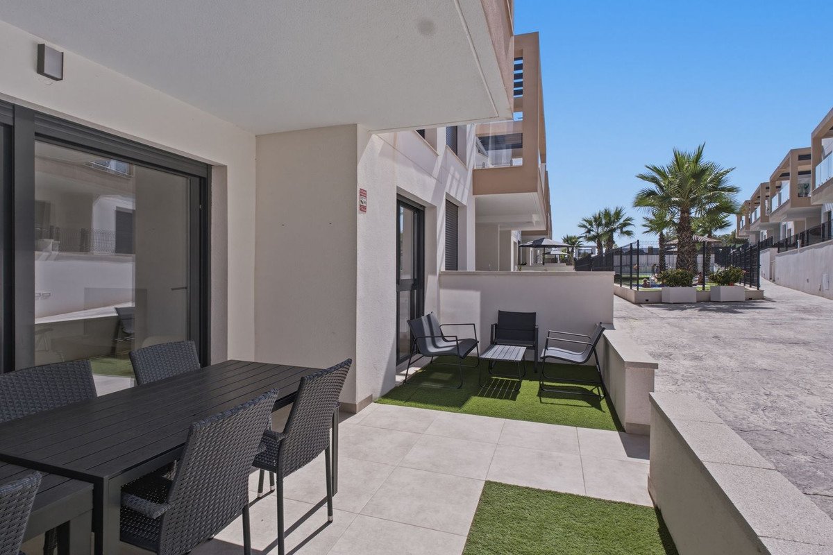 2 Bed Ground Floor Apartment in Villamartin