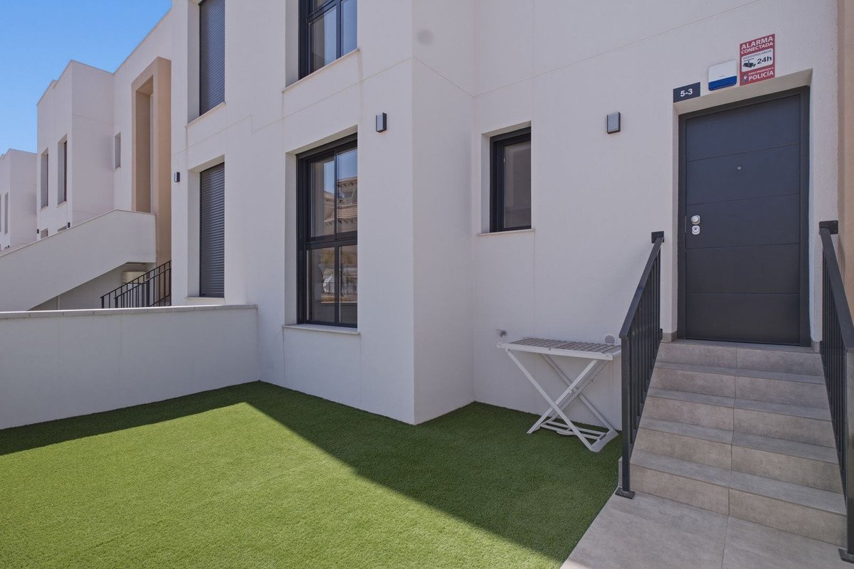 2 Bed Ground Floor Apartment in Villamartin