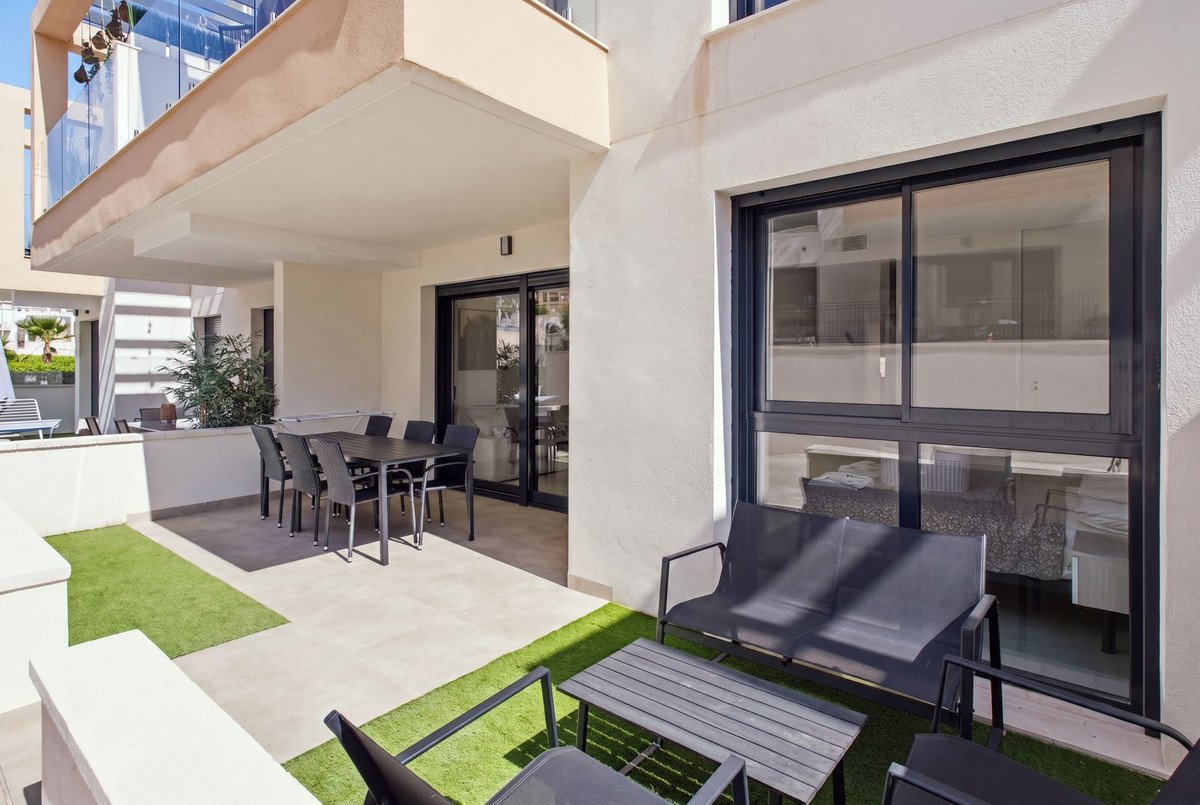 2 Bed Ground Floor Apartment in Villamartin