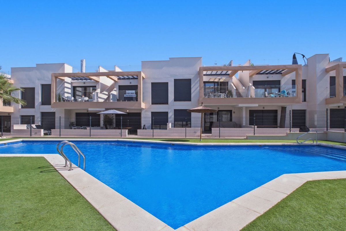 2 Bed Ground Floor Apartment in Villamartin