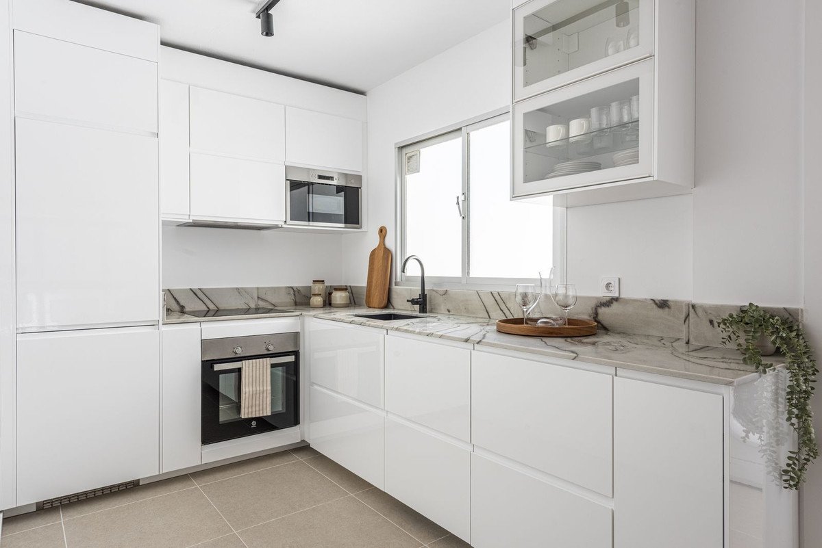 3 Bed Middle Floor Apartment in Estepona