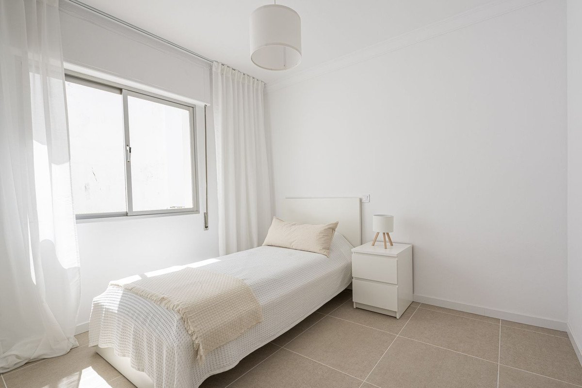 3 Bed Middle Floor Apartment in Estepona