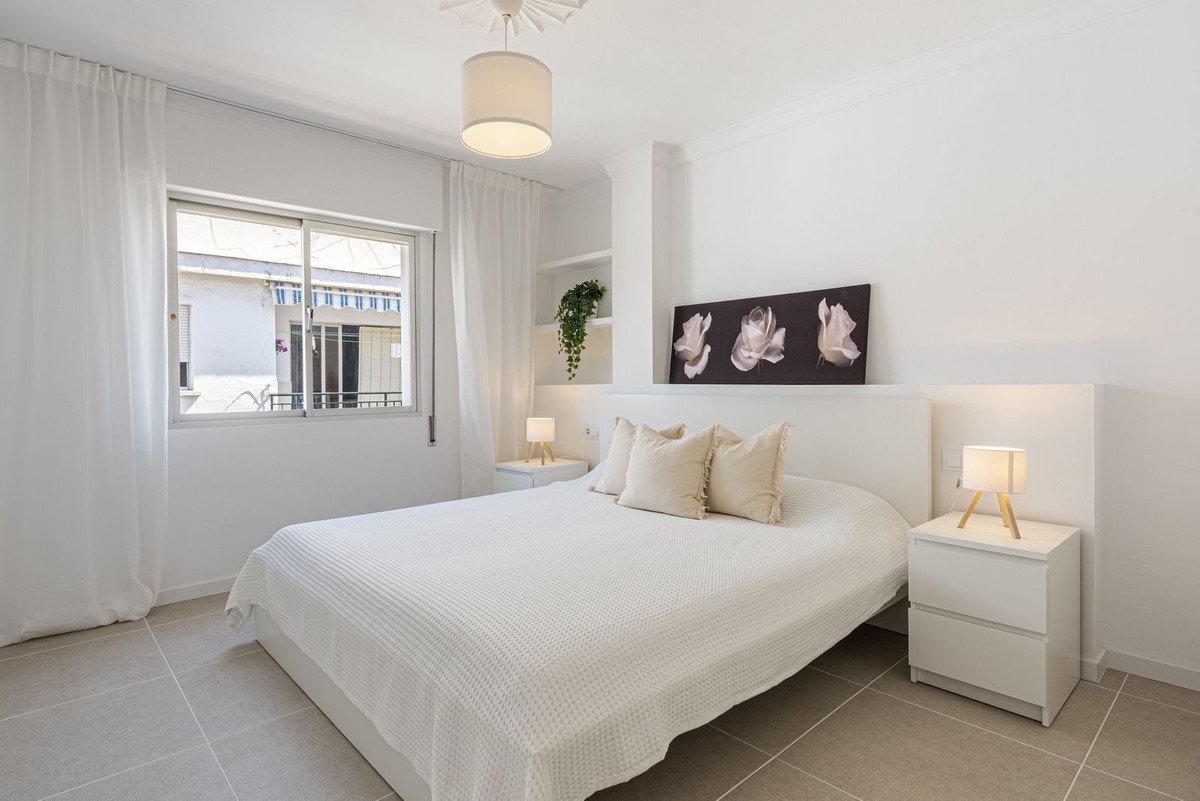 3 Bed Middle Floor Apartment in Estepona