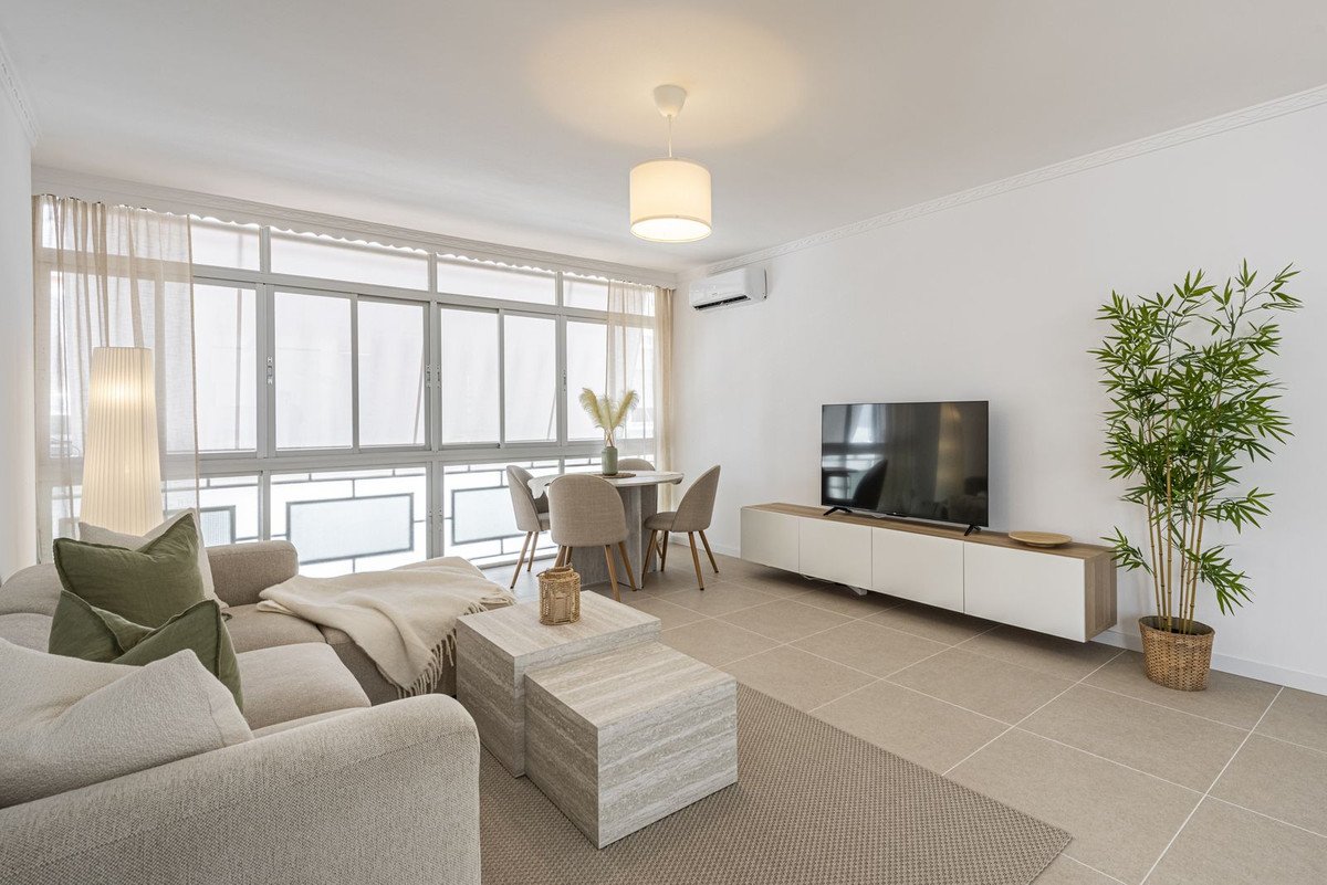 3 Bed Middle Floor Apartment in Estepona
