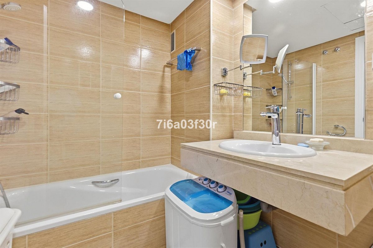 2 Bed Middle Floor Apartment in Puerto Banús