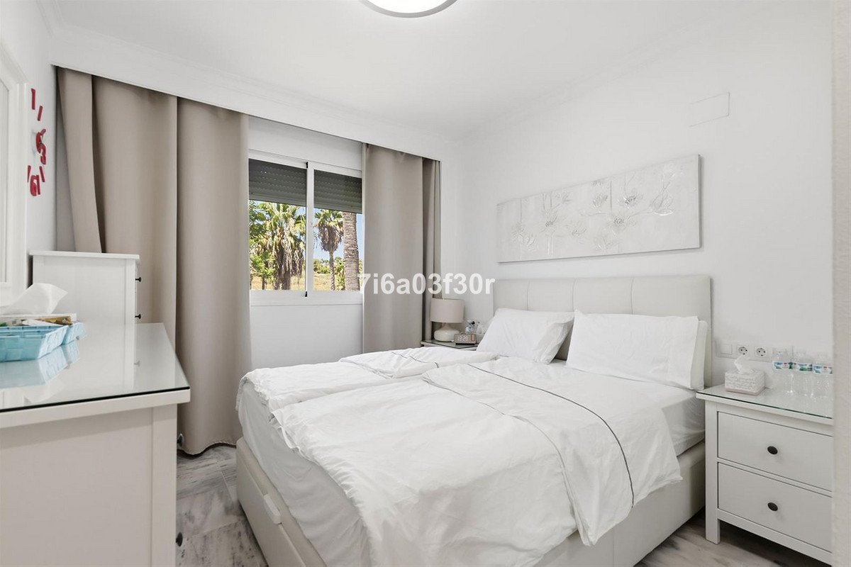 2 Bed Middle Floor Apartment in Puerto Banús