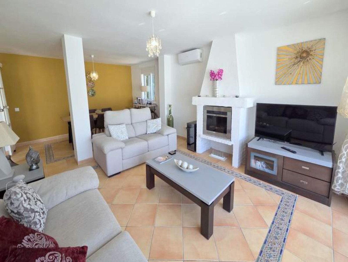 5 Bed Detached Villa in Manilva