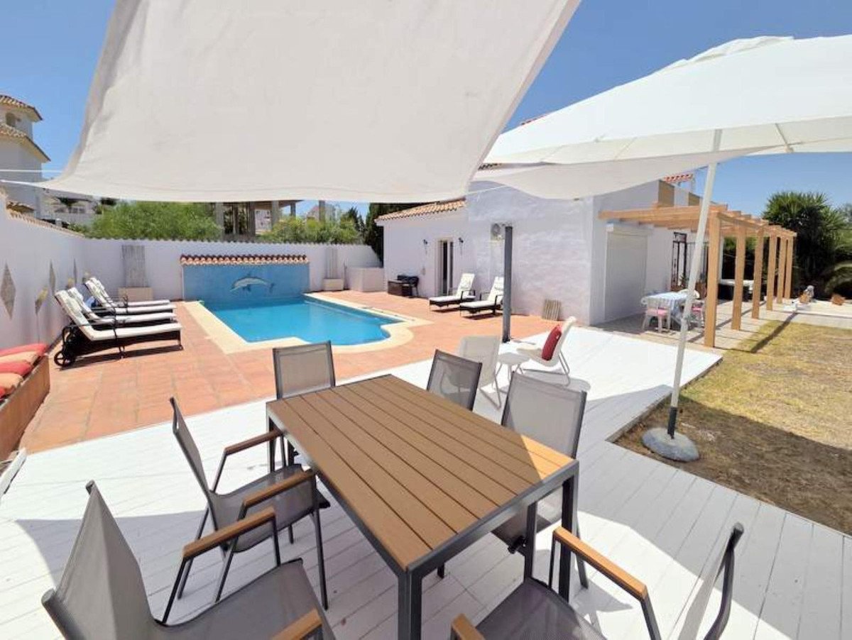 5 Bed Detached Villa in Manilva