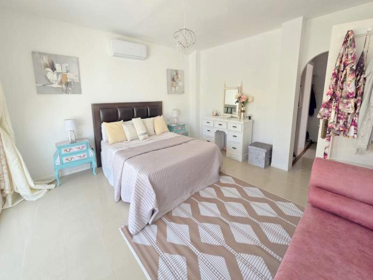 5 Bed Detached Villa in Manilva