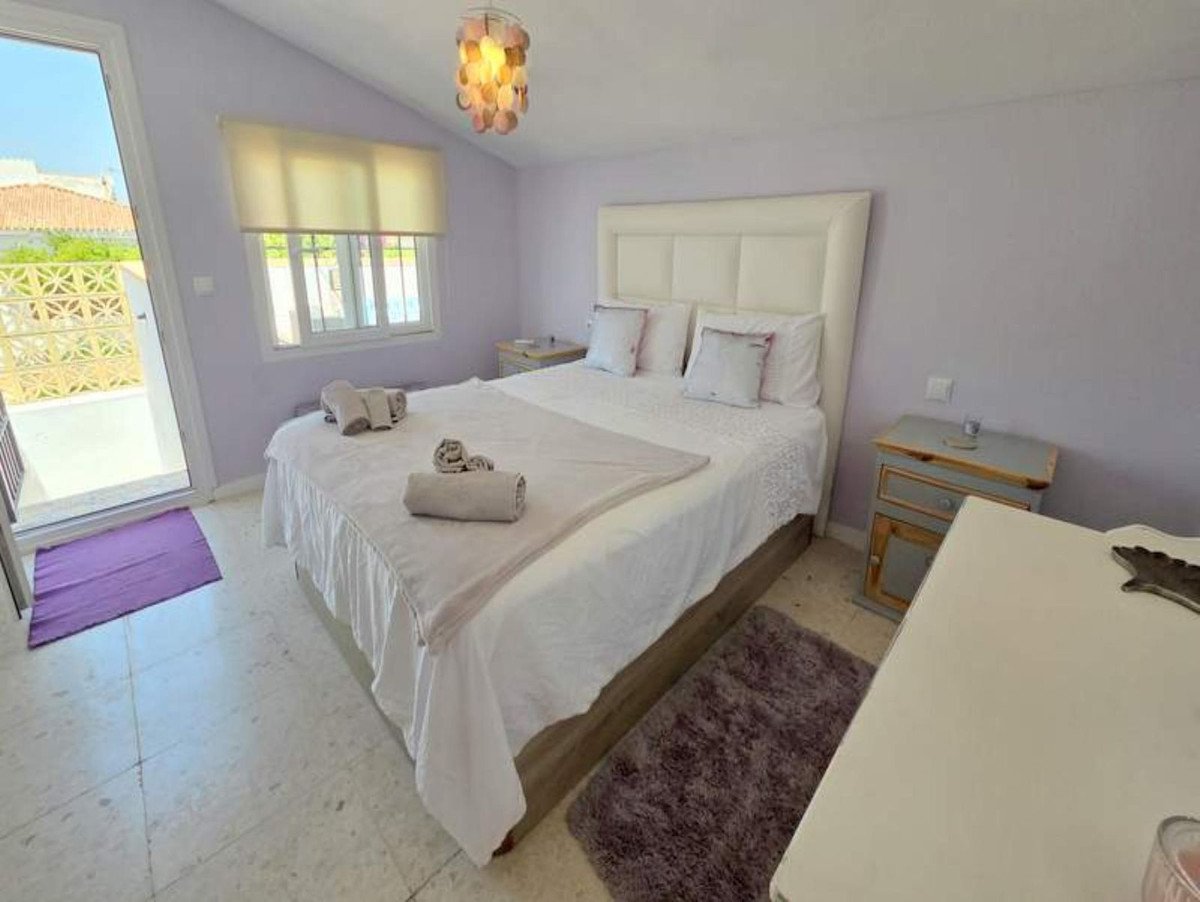 5 Bed Detached Villa in Manilva