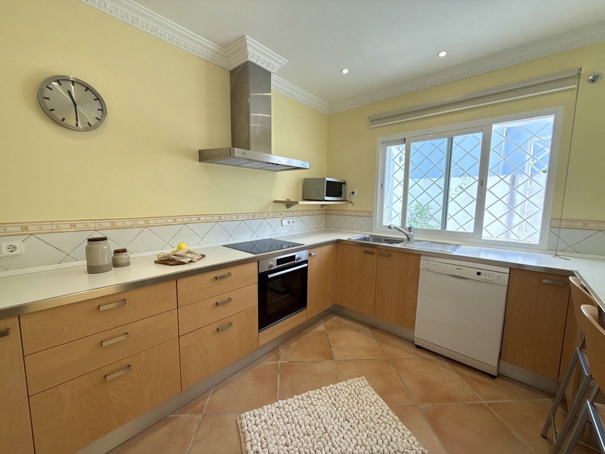3 Bed Semi-Detached House in San Pedro de Alcántara