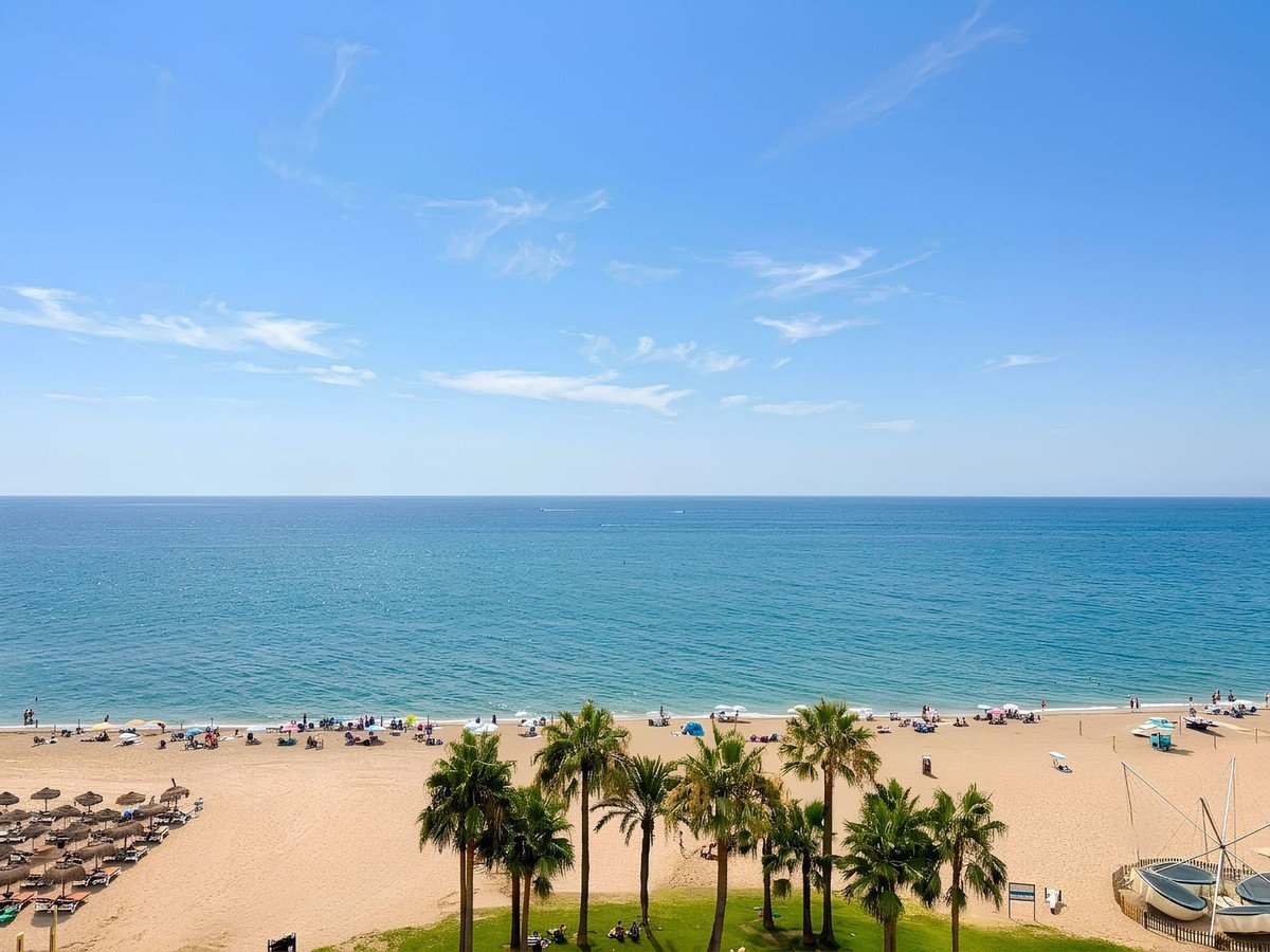3 Bed Middle Floor Apartment in Fuengirola