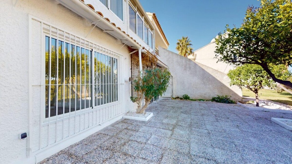 2 Bed Ground Floor Apartment in Villamartin