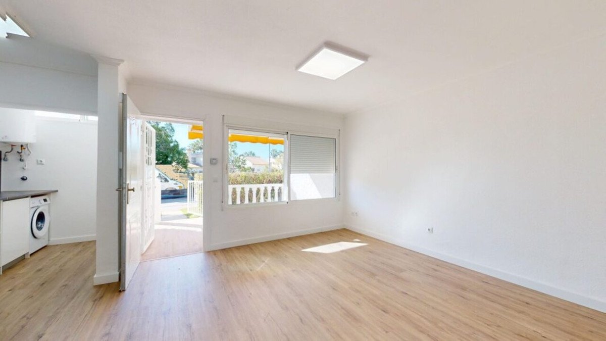 2 Bed Ground Floor Apartment in Villamartin