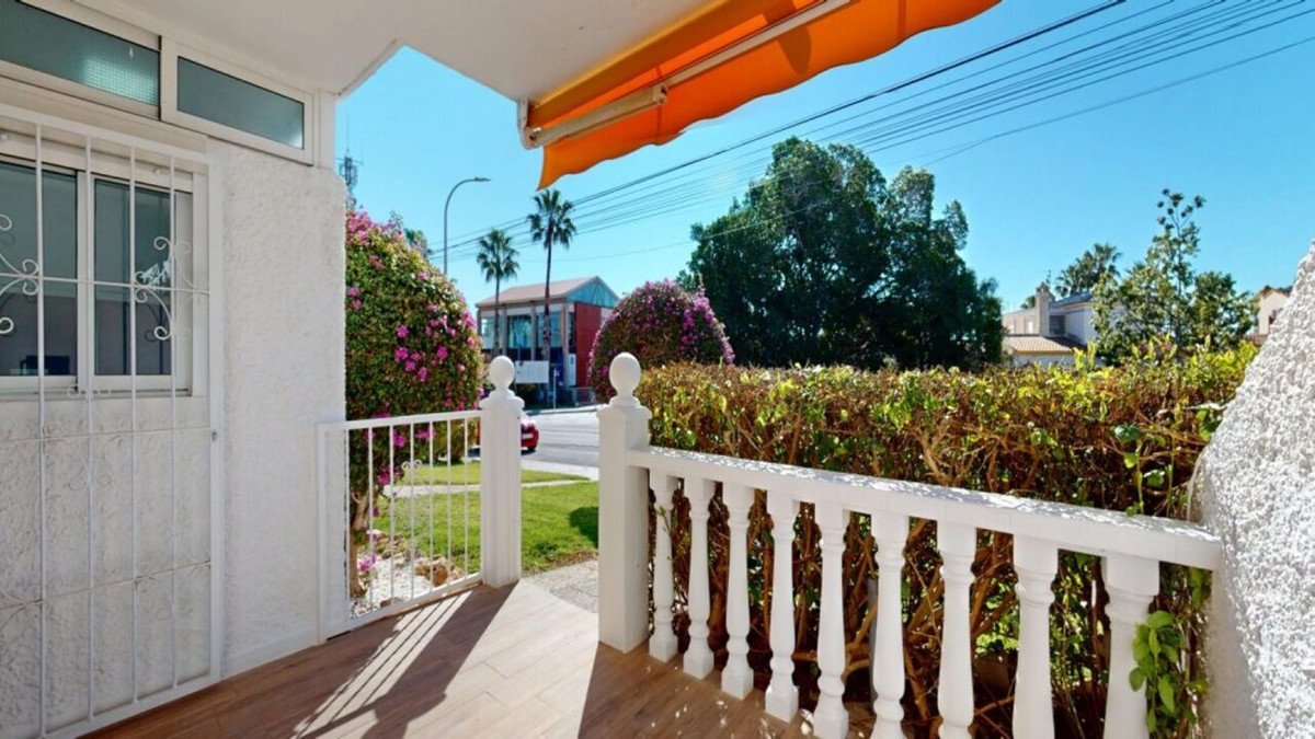 2 Bed Ground Floor Apartment in Villamartin