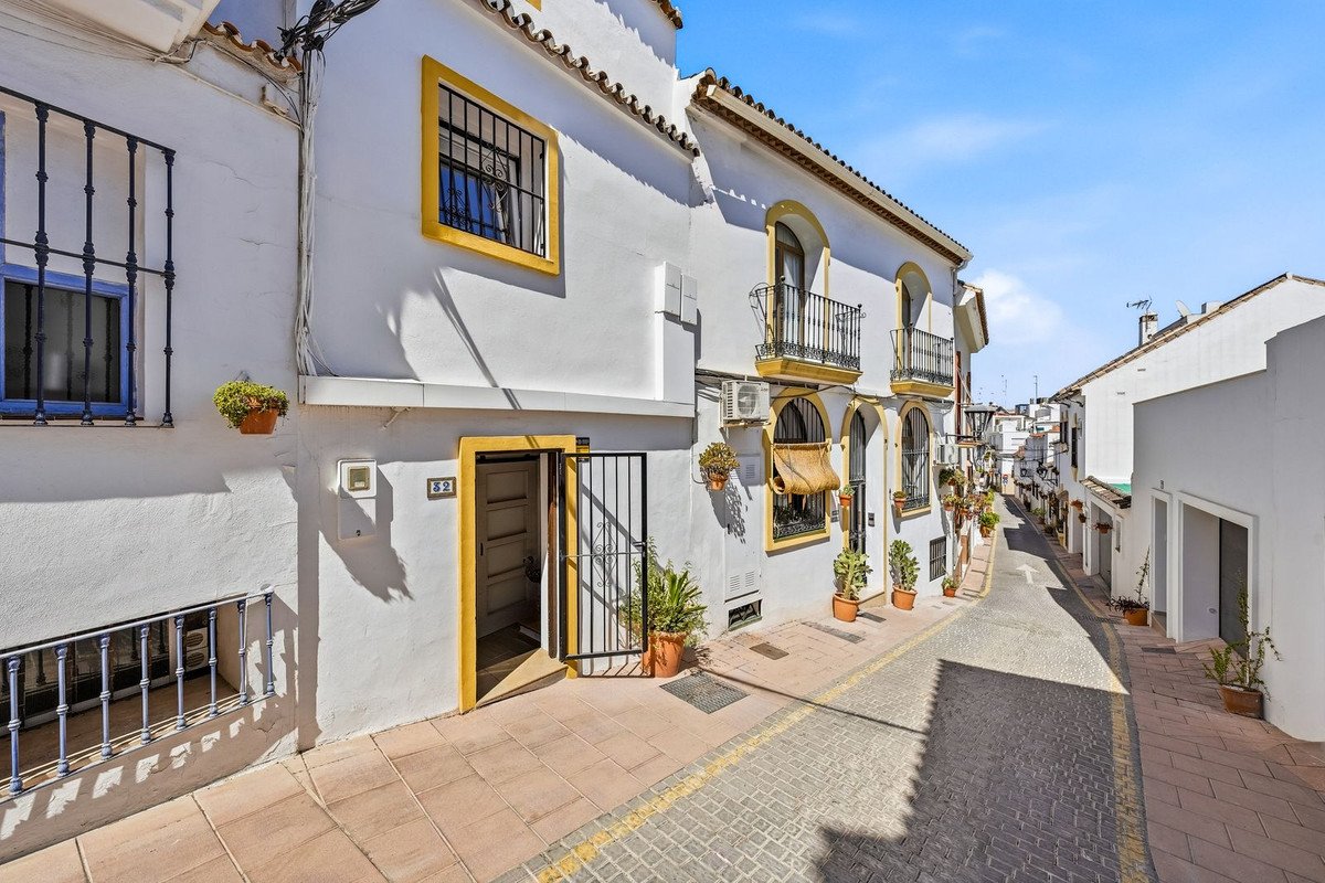 4 Bed Townhouse in Estepona