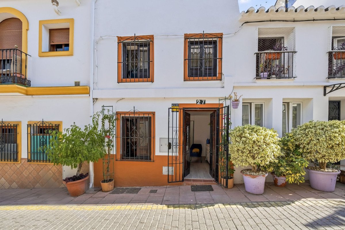 4 Bed Townhouse in Estepona
