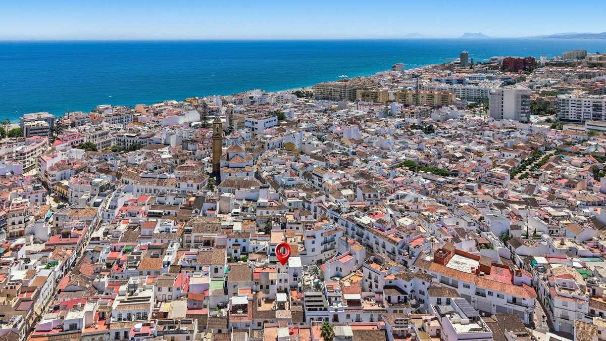 4 Bed Townhouse in Estepona