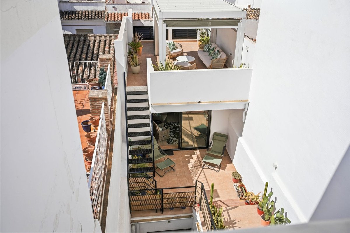 4 Bed Townhouse in Estepona