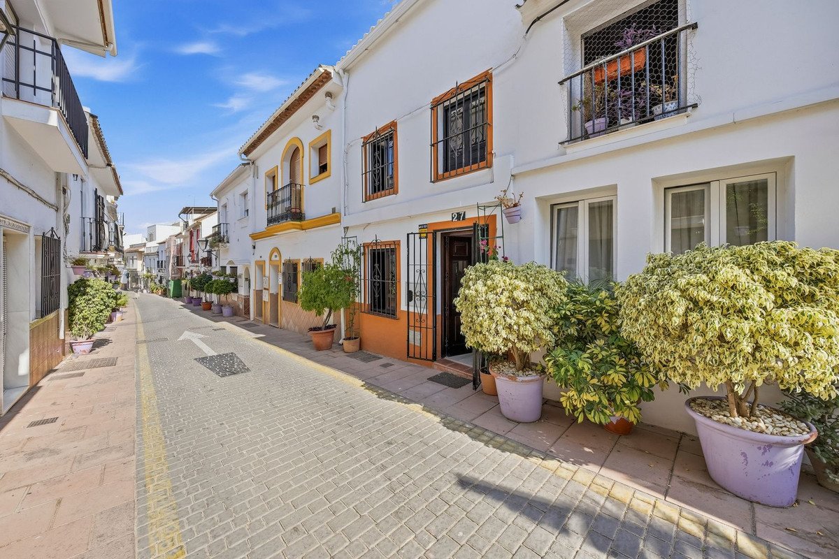 4 Bed Townhouse in Estepona