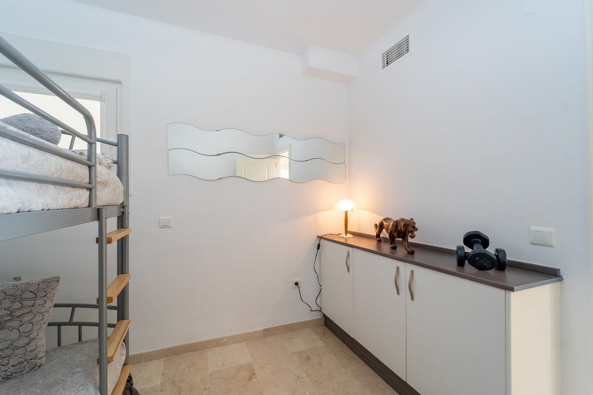 3 Bed Middle Floor Apartment in Torreblanca