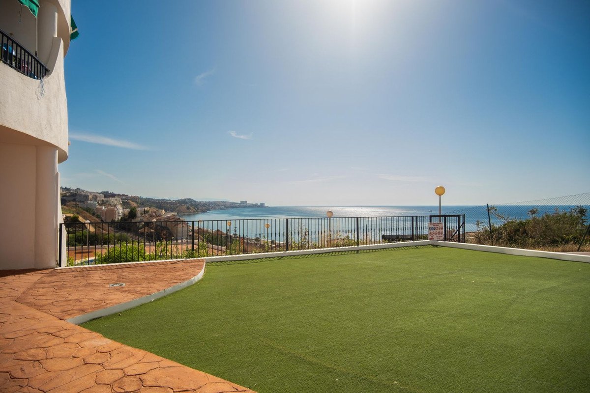 3 Bed Middle Floor Apartment in Torreblanca