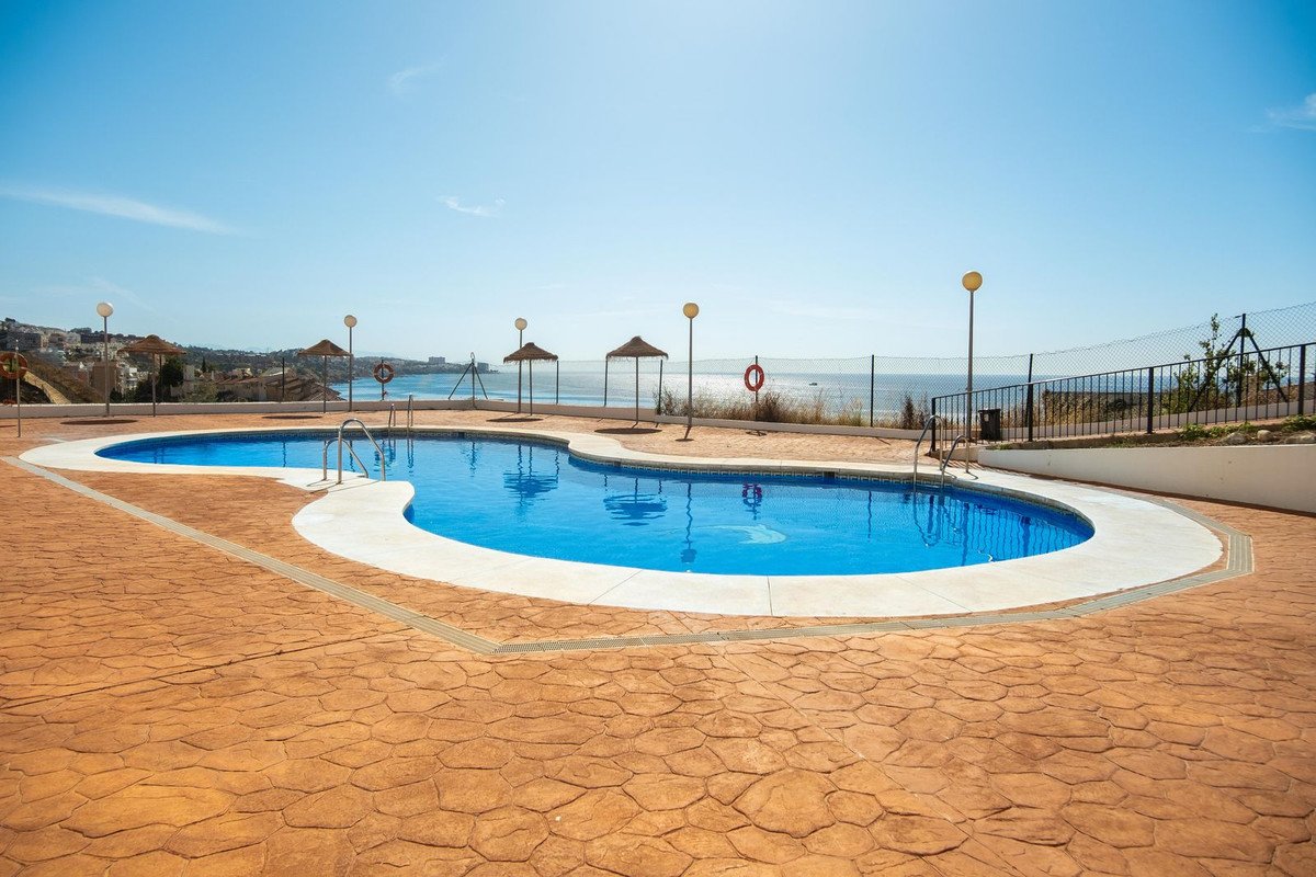 3 Bed Middle Floor Apartment in Torreblanca