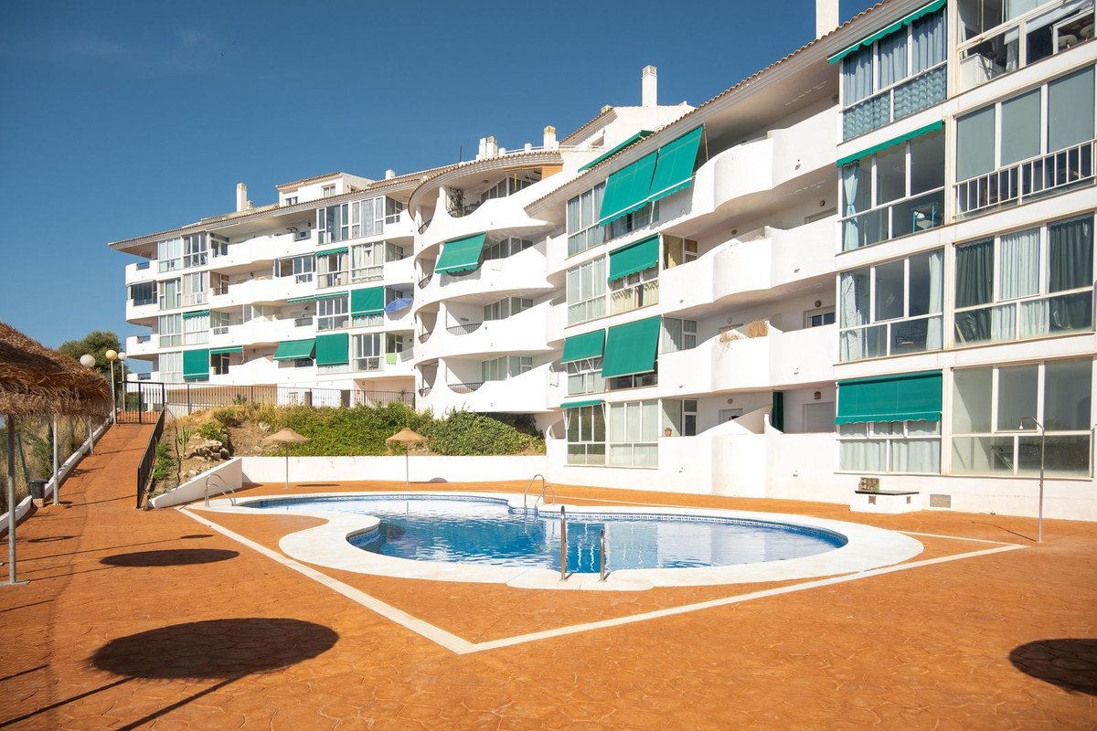 3 Bed Middle Floor Apartment in Torreblanca