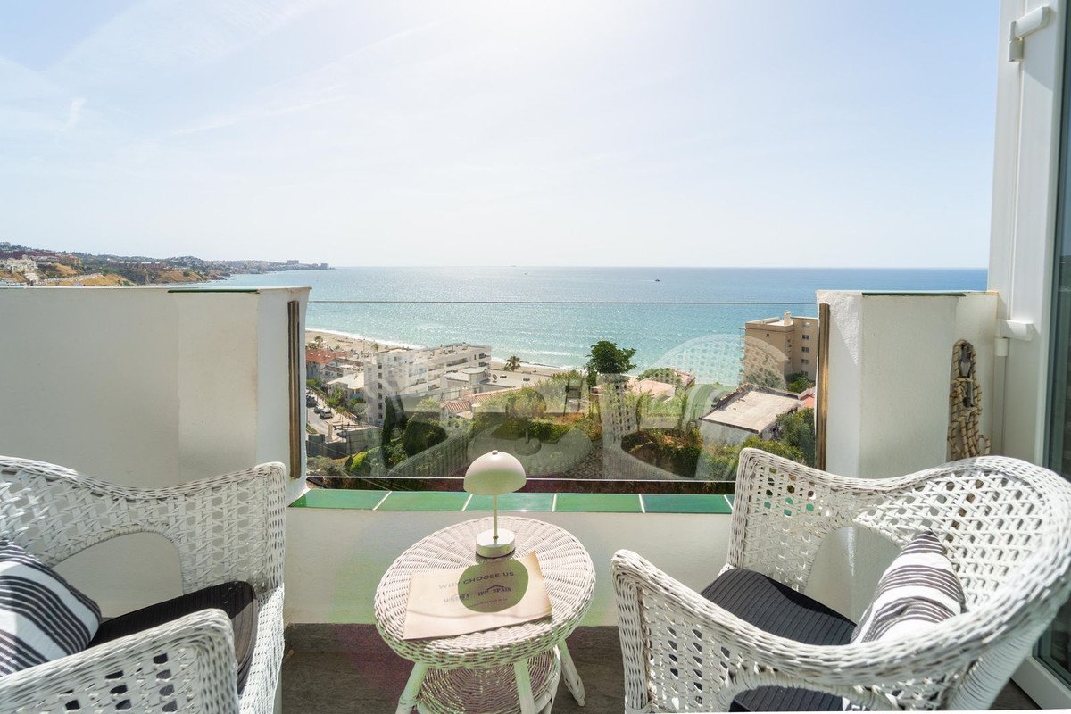 3 Bed Middle Floor Apartment in Torreblanca