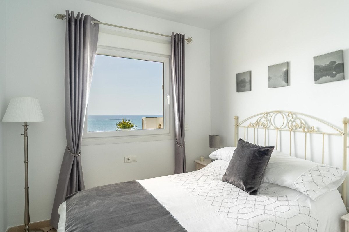 3 Bed Middle Floor Apartment in Torreblanca