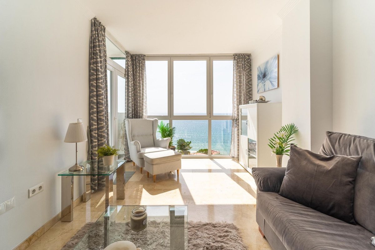 3 Bed Middle Floor Apartment in Torreblanca