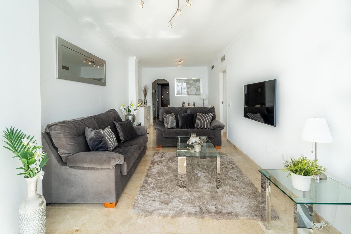 3 Bed Middle Floor Apartment in Torreblanca