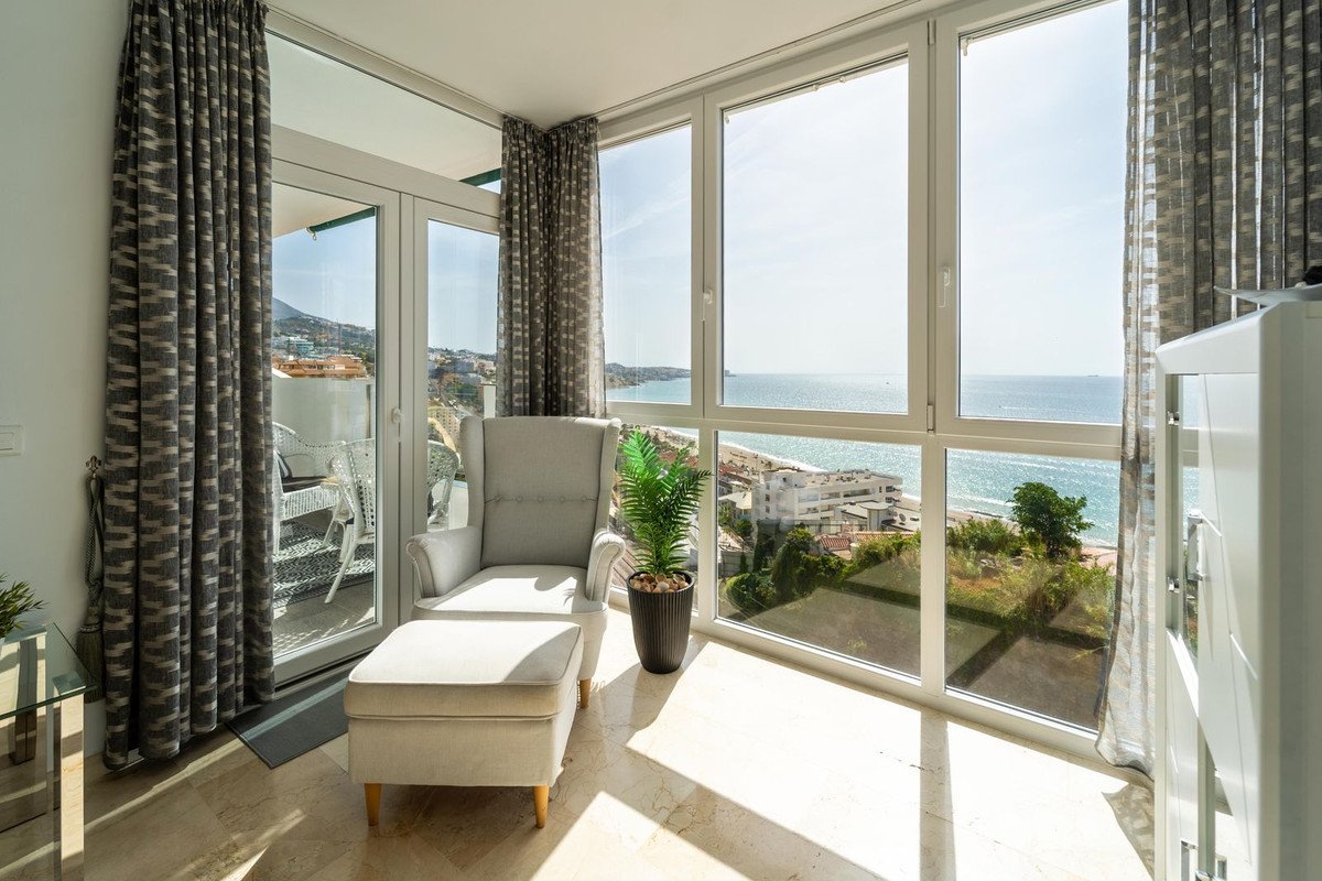 3 Bed Middle Floor Apartment in Torreblanca